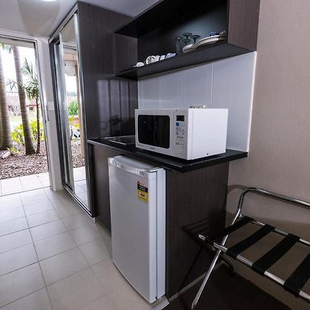 The Galaxy Motel กอสเฟิร์ด ภายนอก รูปภาพ