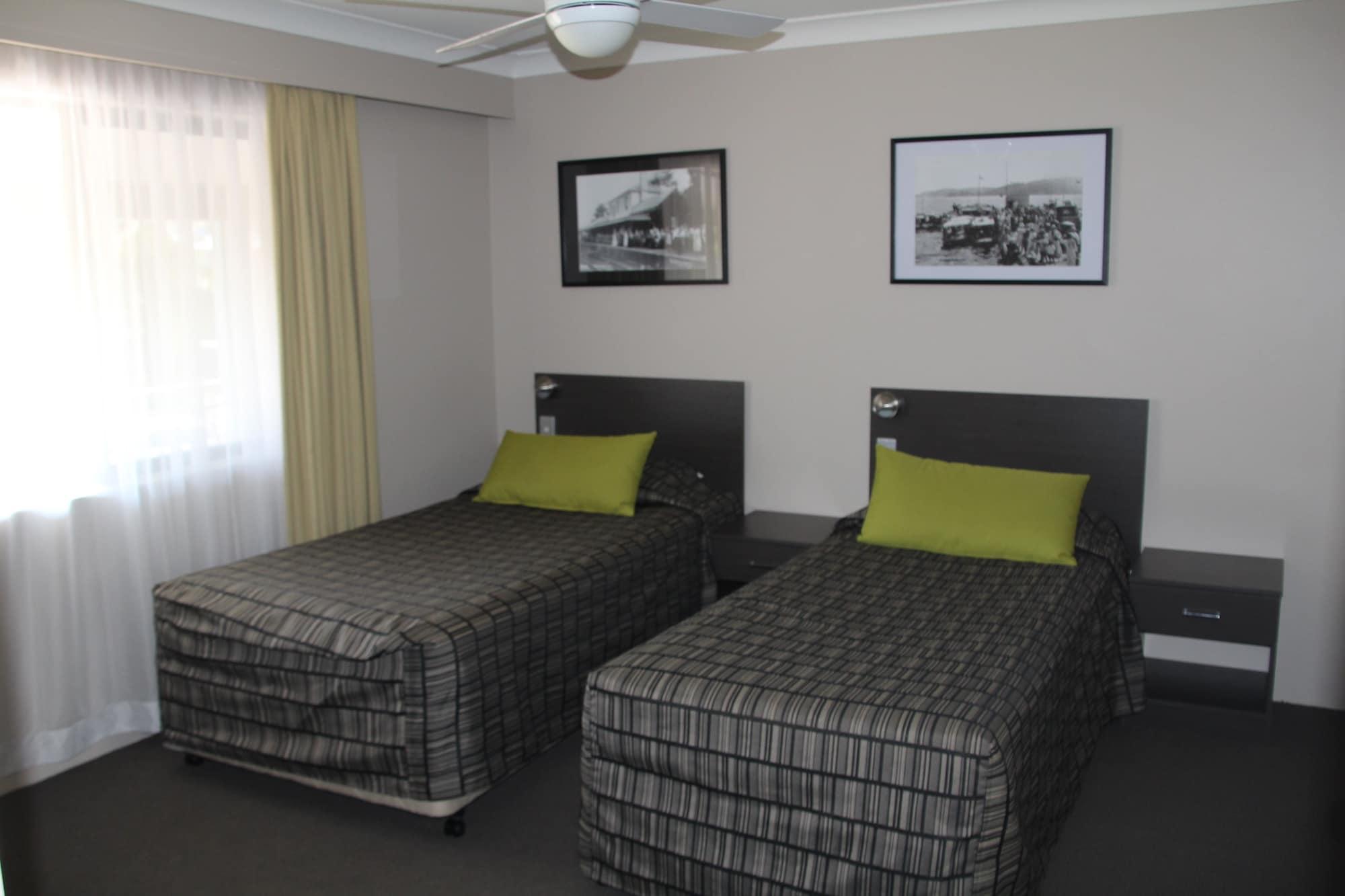The Galaxy Motel กอสเฟิร์ด ภายนอก รูปภาพ