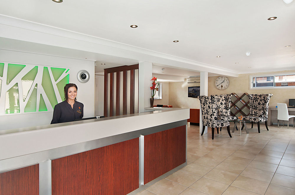 The Galaxy Motel กอสเฟิร์ด ภายนอก รูปภาพ