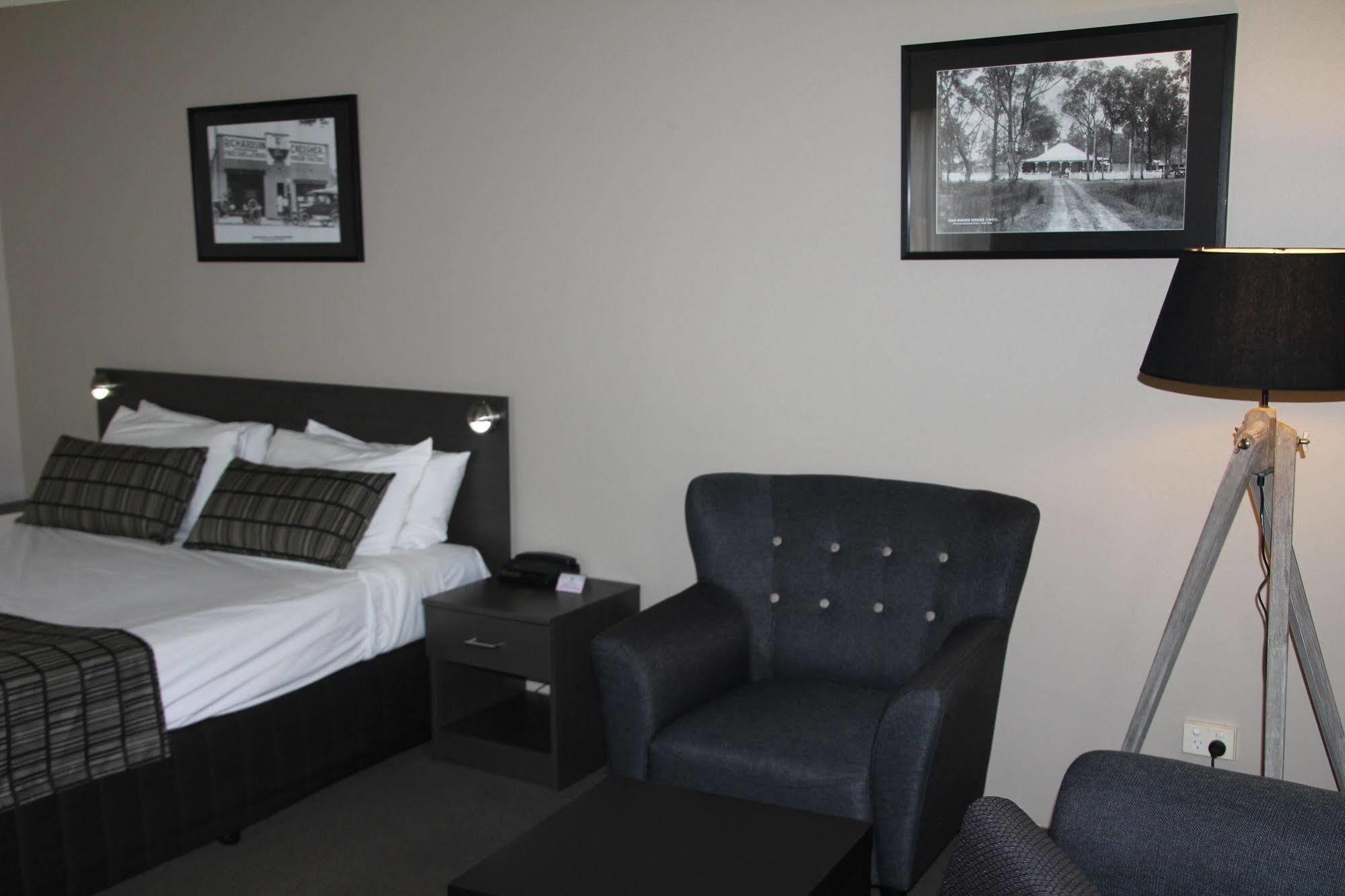 The Galaxy Motel กอสเฟิร์ด ภายนอก รูปภาพ